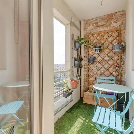 Le Parnasse : T2, Vue Sur Le Lez, Tram à Proximité